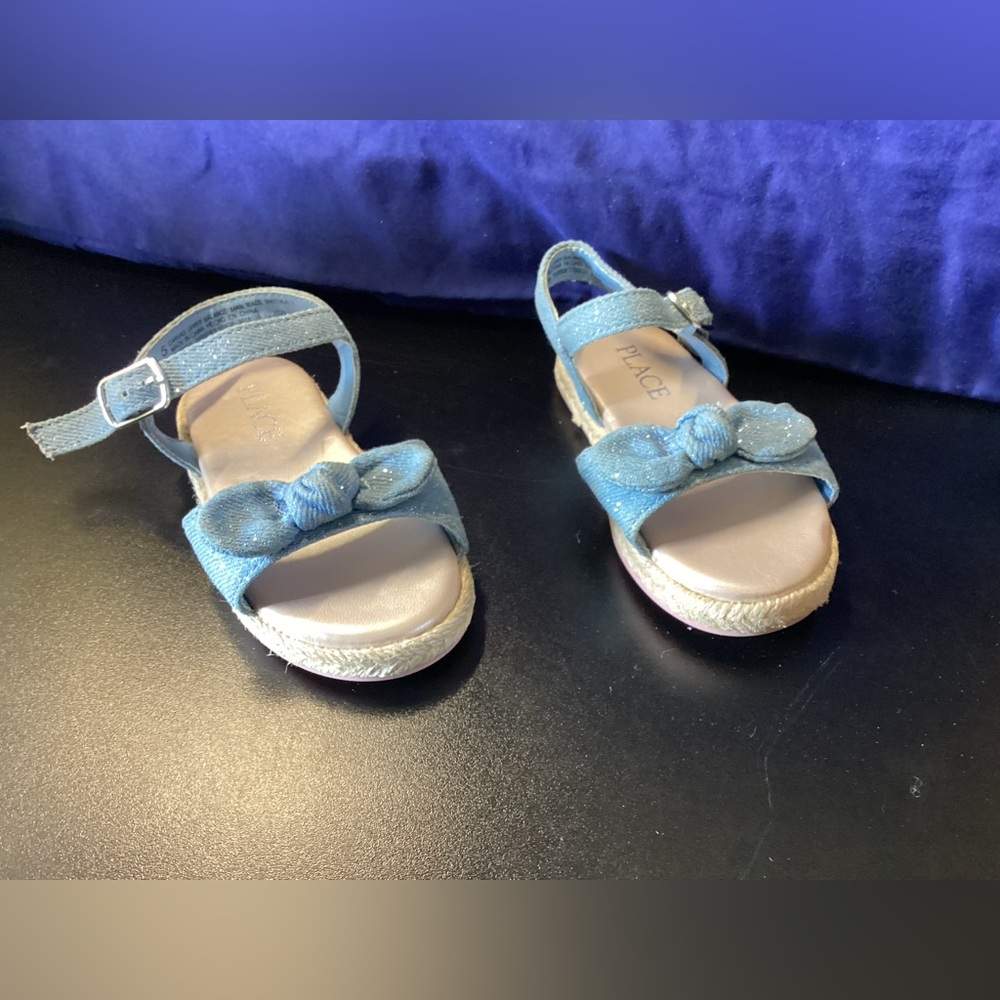 Toddler blue adjustable bow sandals size 5